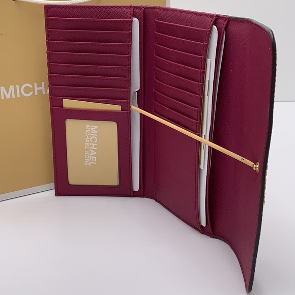 MICHAEL KORS JET SET TRAVEL LG TRIFOLD MAGENTA - Picture 3 of 16